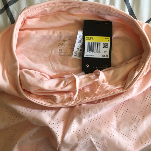 new nike shorts - Picture 3 of 4